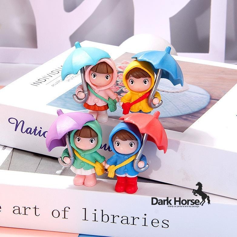 PIU Pajangan Dashboard Mobil 4pcs  Boneka Couple Lucu Ornamen pasangan Hiasan Mobil Interior dekoras