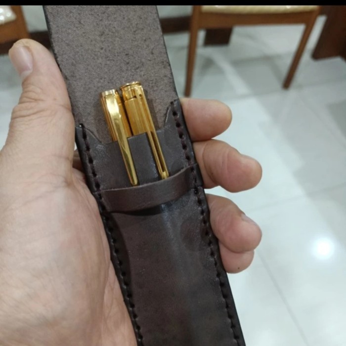 

HOLDER CASE TEMPAT PENA KULIT ASLI ISI 2 PENA PENA