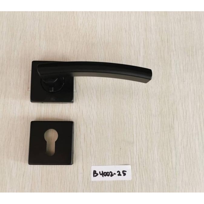 Handle Pintu Soligen Tipe B4002-25 Model Kotak, Komplit Bodi Kunci