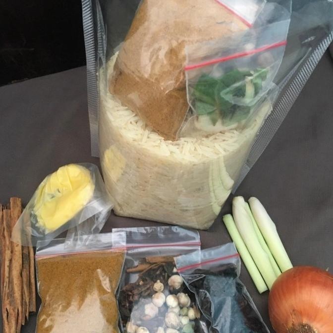 

beras basmati 1kg lengkap dengan bumbu kabsah instant TS