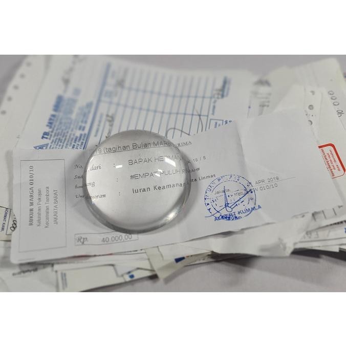 

Pemberat Kertas dan Kaca Pembesar Dari Bahan Glass Kristal Small H85ID