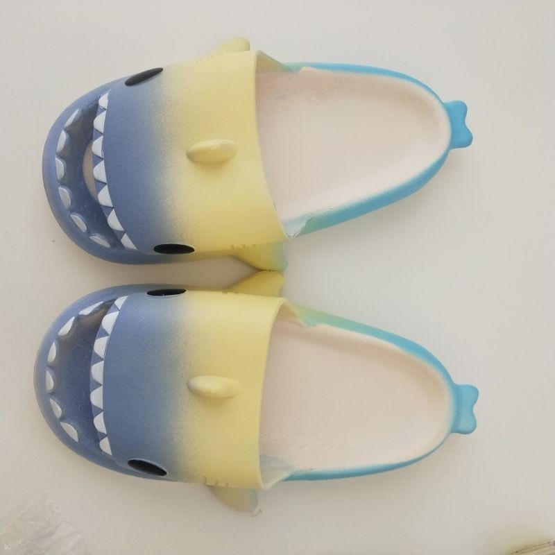 Sandal Hiu // sandal hiu