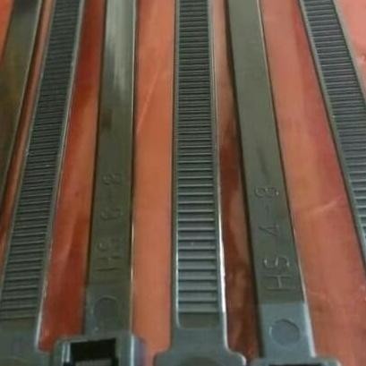 

TERBARU - Kabel Ties/Cable Tie CV550 x 9mm Isi 100pcs Hitam/Putih