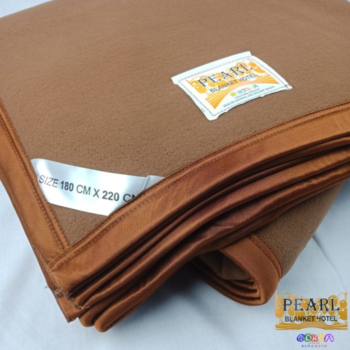 Selimut Hotel Polos Pearl Coklat 180X200Cm