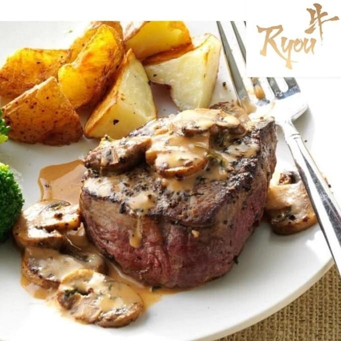 

Wagyu Tenderloin Steak 1kg Beef Meltique Meltik Daging Sapi TRS