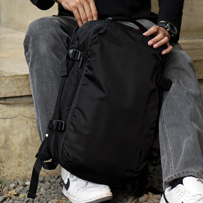 INCASE VIA BACKPACK SLIM WITH FLIGHT NYLON / LAPTOP / MACBOOK BAG