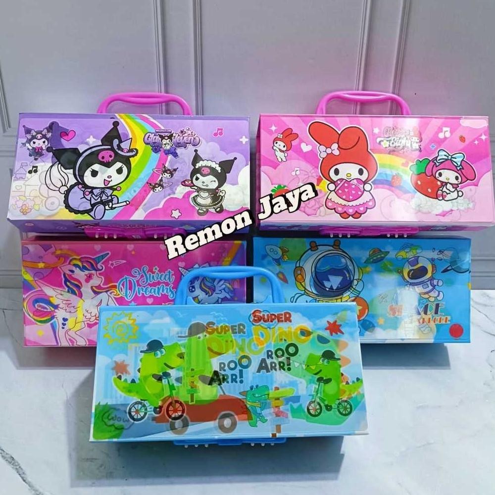 

PROMO COD KOTAK PENSIL 3D / TEMPAT PENSIL 3 TINGKAT MODEL KOPER ADA KODE GAMBAR CEWEK COWOK