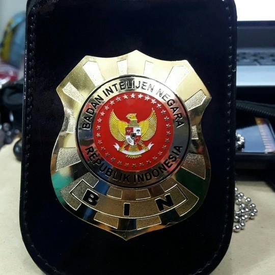 

Name Tag Holder/Kalung Lencana Bin Merah Terbaru (Dompet Glossy)