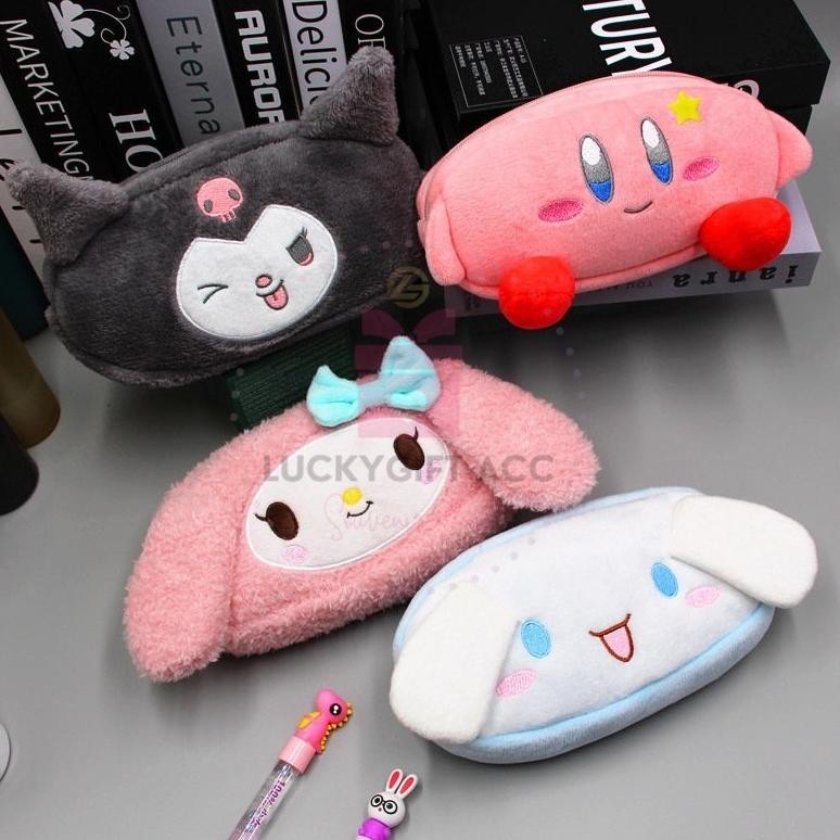 

DOMPET TEMPAT PENSIL SANRIO/ TEMPAT KOSMETIK BAHAN BULU / TEMPAT ALAT TULIS ANAK DEWASA CINNAMOROLL KUROMI MELODY PREMIUM