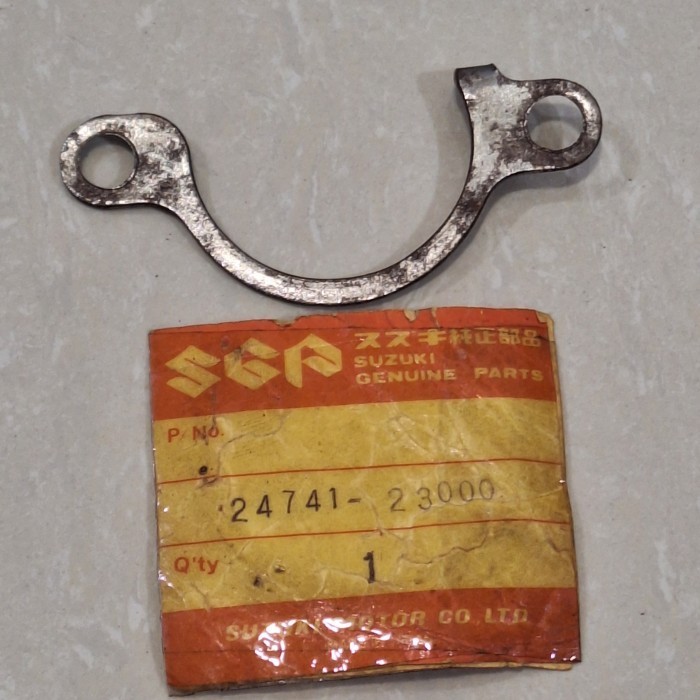 ><><><] NOS OEM SUZUKI RV90 RV 90 BEARING RETAINER 24741-23000