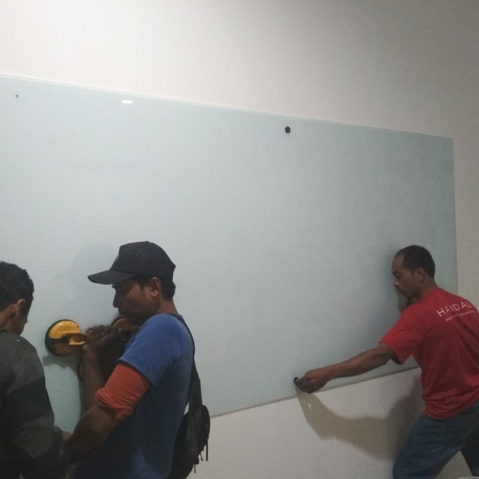

Sale Papan Tulis Kaca ( Glassboard ) Temper Glass 240*120 Tebal 5Mm