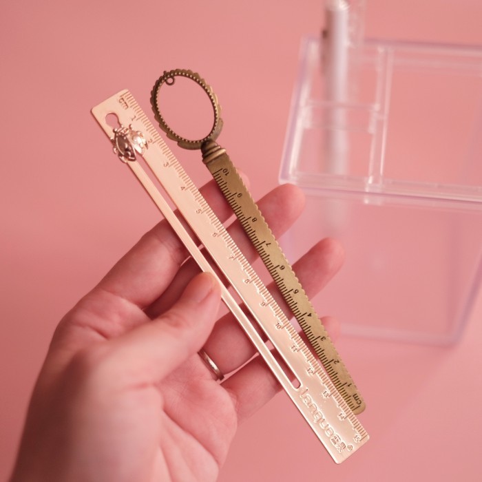 

Sale Penggaris / Ruler / Mistar Stainless Besi Impor 2 Ukuran (10 & 15 Cm )