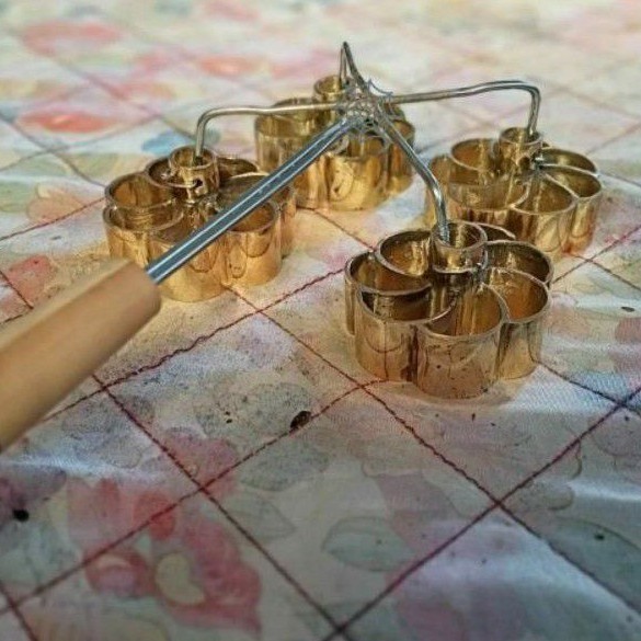 Produk [READY] Promo cetakan kembang goyang kuningan asli isi 4 / cabang 4 anti lengket