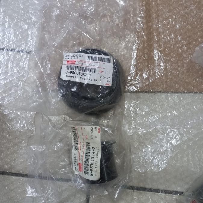 Karet Mounting Cabin / Karet Kabin Jungkit Isuzu Elf Nhr/Nkr Genuine  Baru