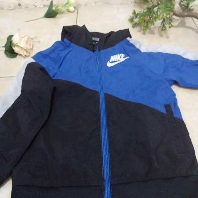 NIKE WINDBREAKER BIG LOGO BACK