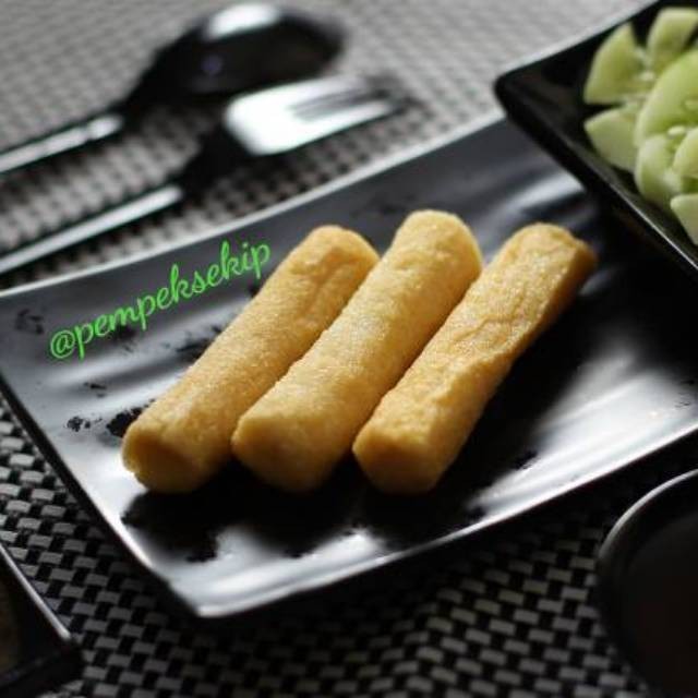 

PEMPEK PALEMBANG LENJER KECIL + CUKO PER PCS ASLI PALEMBANG