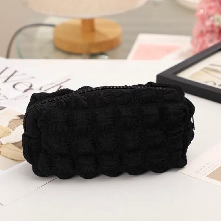 

VIRAL Crumpled Grid Pencil Case Import / Tempat Pensil Empuk Lembut / Korean Pouch Makeup Import / Tempat Pensil Aesthetic Korean Style in-137