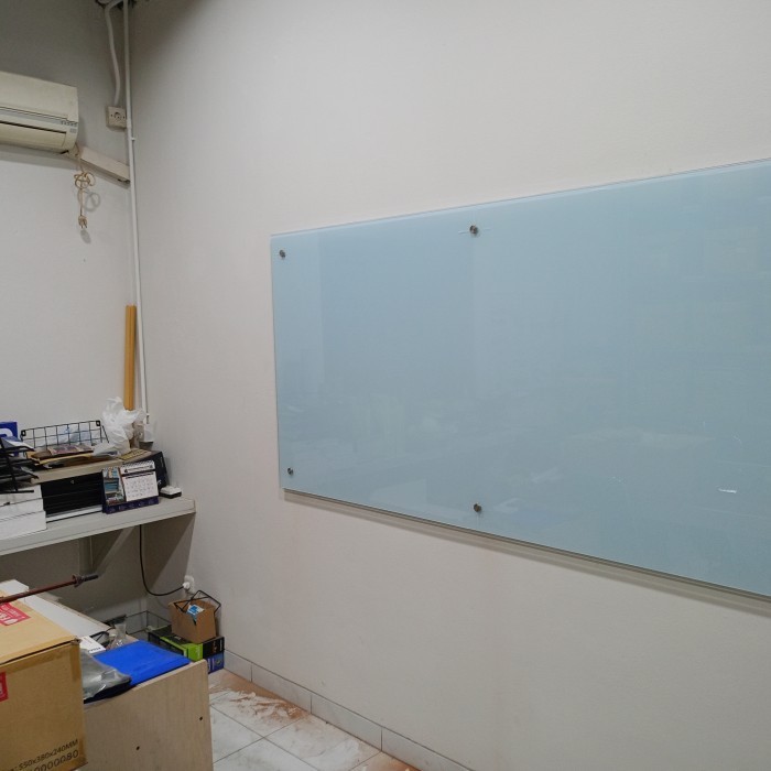 

papan tulis kaca glassboard tempered 8mm powder coating 240*120