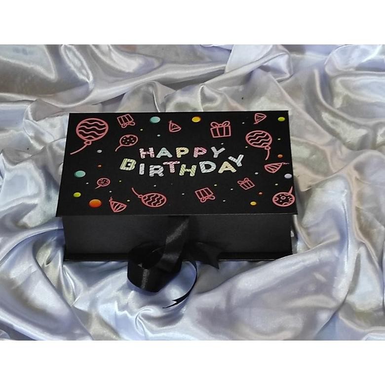 

ter-98 Box Kado Ulang Tahun / Box Kado Spesial size P:26cm L:17cm T:7cm Viral