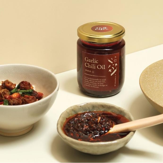 

Garlic Chili Oil - Spicy Chilli Oil by Millimala BS81