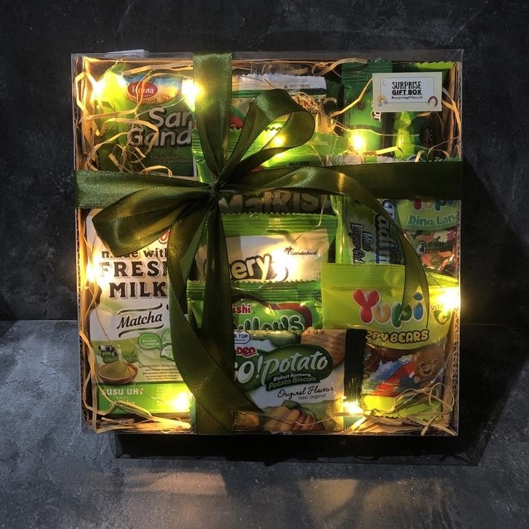 

ORIGINAL Snack Gift Box Susu UHT/ Gift Box minuman/ KADO WISUDA/ KADO SEMPRO/Hadiah Natal/ Hadiah Hari Ibu/ Kado lebaran/ SNACK BOX/ KADO MURAH/ SNACK KADO/ KADO WISUDA/ Hampers Snack/ Hamper Snack/ KADO ULTAH LAMPU TUMBLER a-81