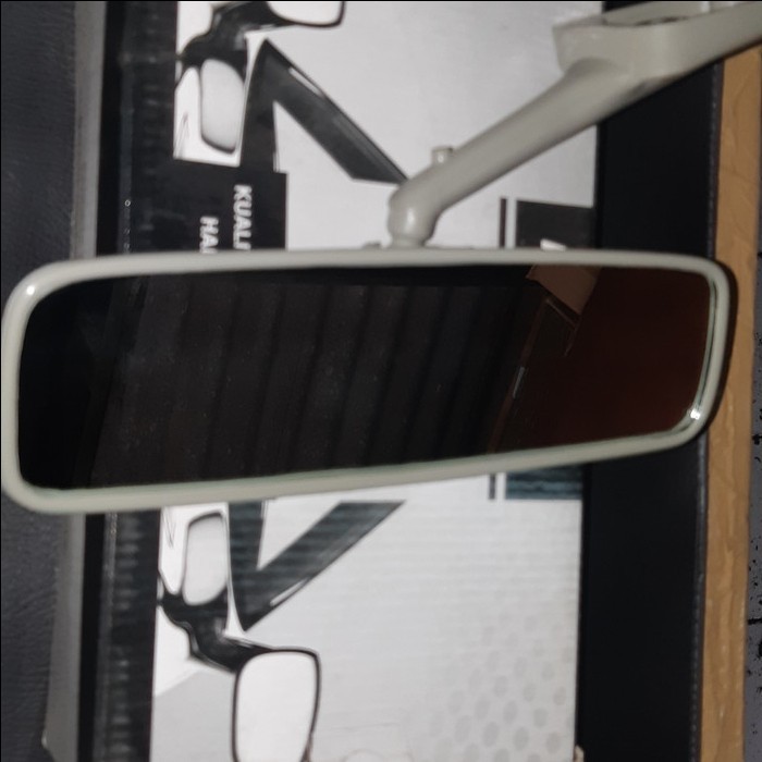 Kaca Spion Tengah Mobil Dalam Panther