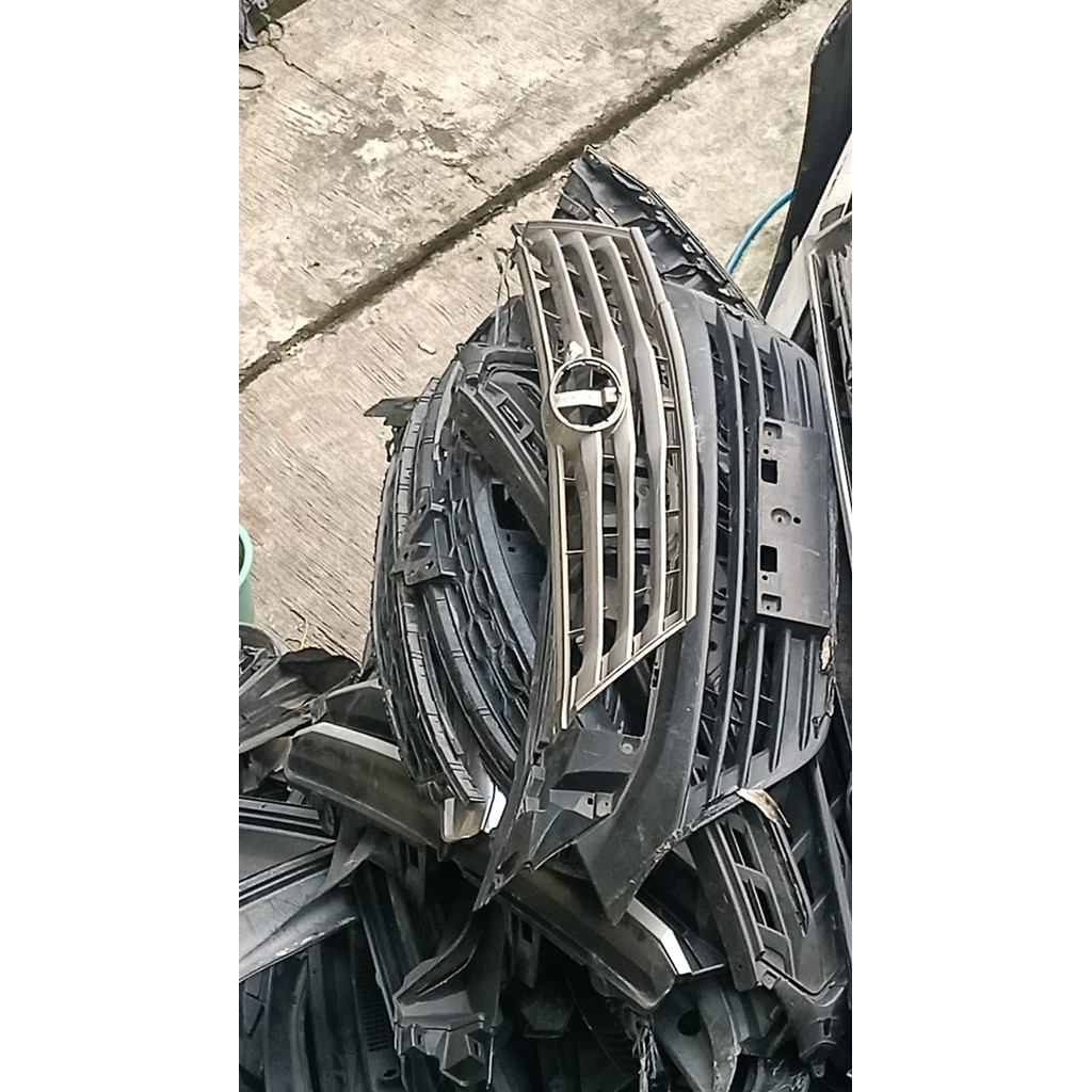 Batangan grill Toyota Innova 2011-2013 original