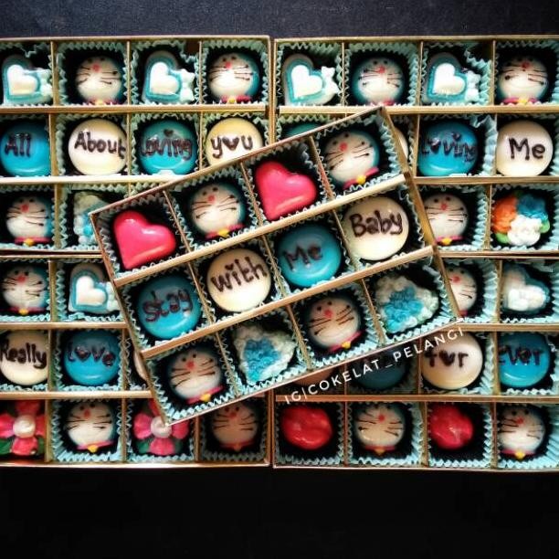 

et-98 Kado coklat valentine day cokelat pelangi box sekat 12 Original
