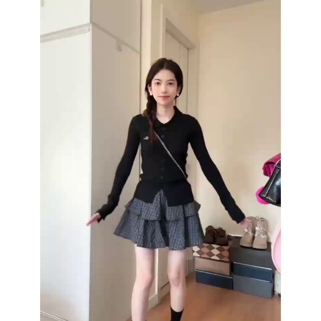[Cream Winnie]Sweter rajutan pendek hitam rajutan Amerika kampus rok kotak-kotak retro kotak-kotak d