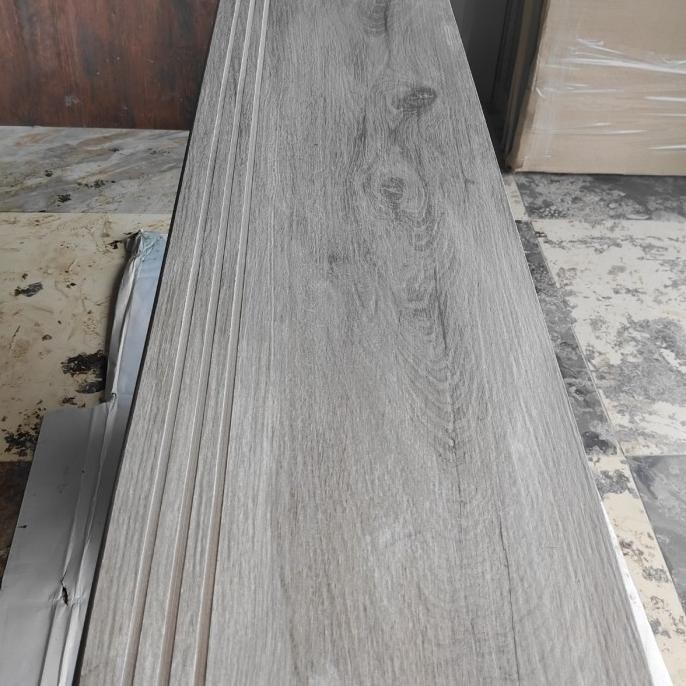 Sale Granit Tangga 30X80 30X90 List Plint Pijakan Motifkayu Stepnosing Custom