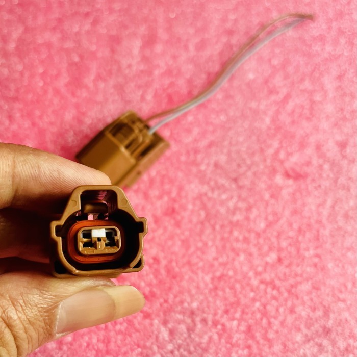 Soket Injektor 2 Pin ( 2 Kabel ) Untuk Mobil Agya Ayla Calya Sigra ( Mesin 1000cc )