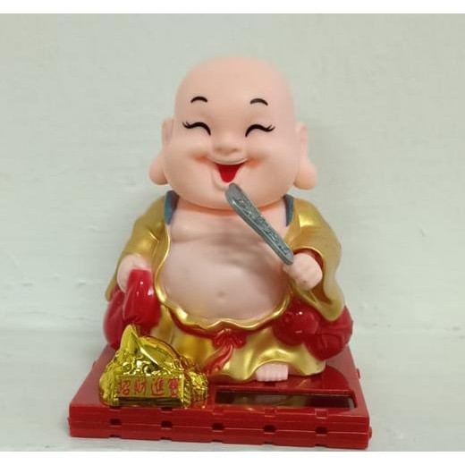 P01 Patung Mainan Solar Boneka Biksu Buddha Kepala Goyang Tenaga Surya