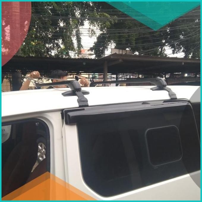 Cross bar kaki roof rack bagasi atas mobil Daihatsu Luxio merek Rhino