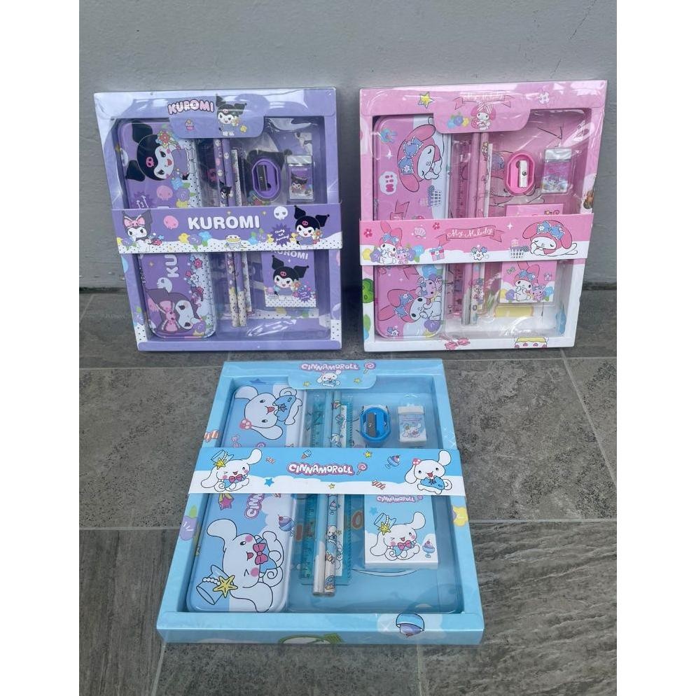 

Aw89 (ATS) paket ALAT TULIS SANRIO/STATIONERY SET/STUDY SET SANRIO KUROMICINNAMOROLL MY MELODY Terlaris