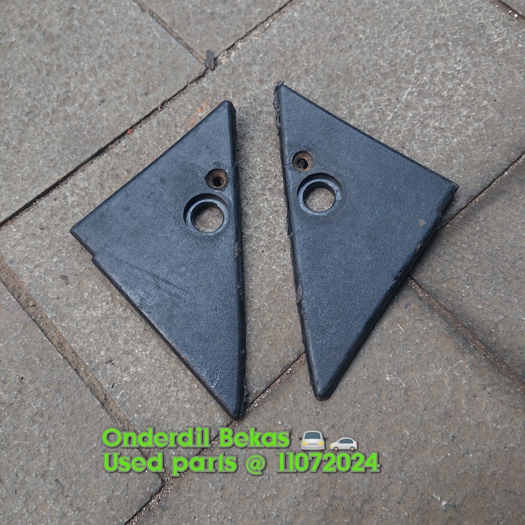 garnish segitiga spion ford laser gl