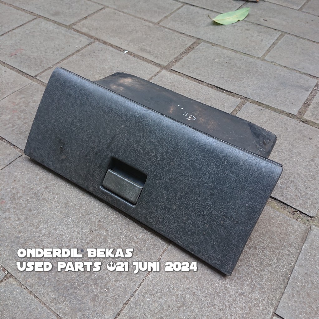 laci glove box daihatsu charade G11 tahun 1985
