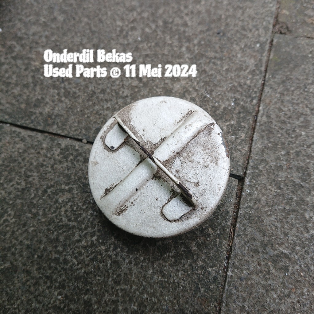 fuel cap tutup tangki bensin toyota corona 2000 RT132