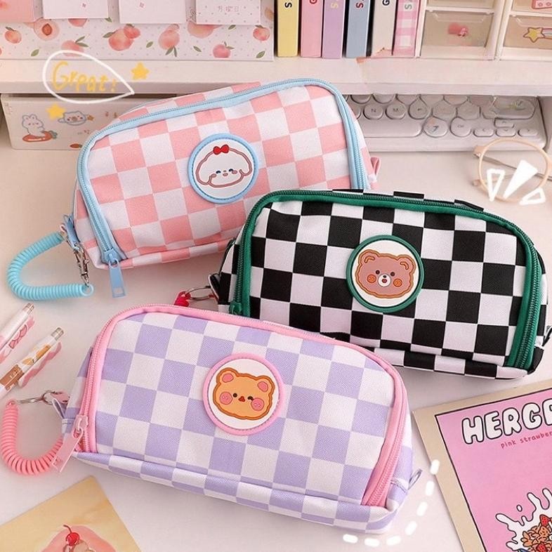 

XD27 THE TIME-Tempat Pensil / Checkered Pencil Case Kotak Pensil Sleting Besar Korea Lucu Tempat Penyimpanan Pencil Case Berkualitas