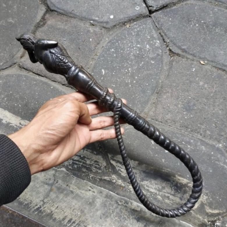 TREND CEMETI PECUT SEMAR HITAM ISI KERIS