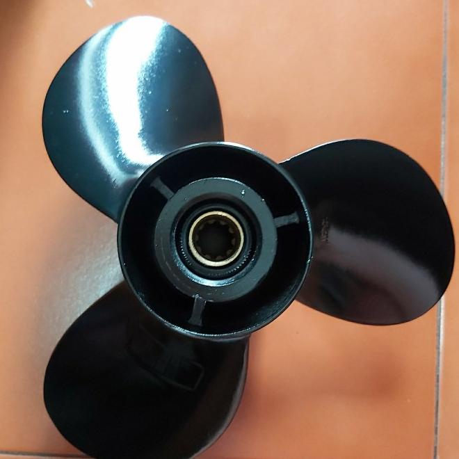 Propeller / Baling Untuk Mesin Tempel Suzuki 30 Pk Ukuran 11 Inch