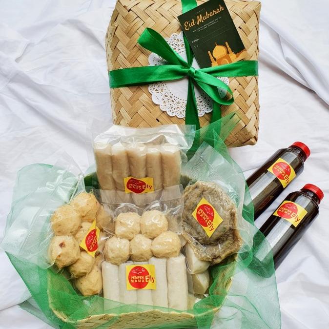 

Parcel Hampers Lebaran Idul Adha set besek paket gift makanan pempek