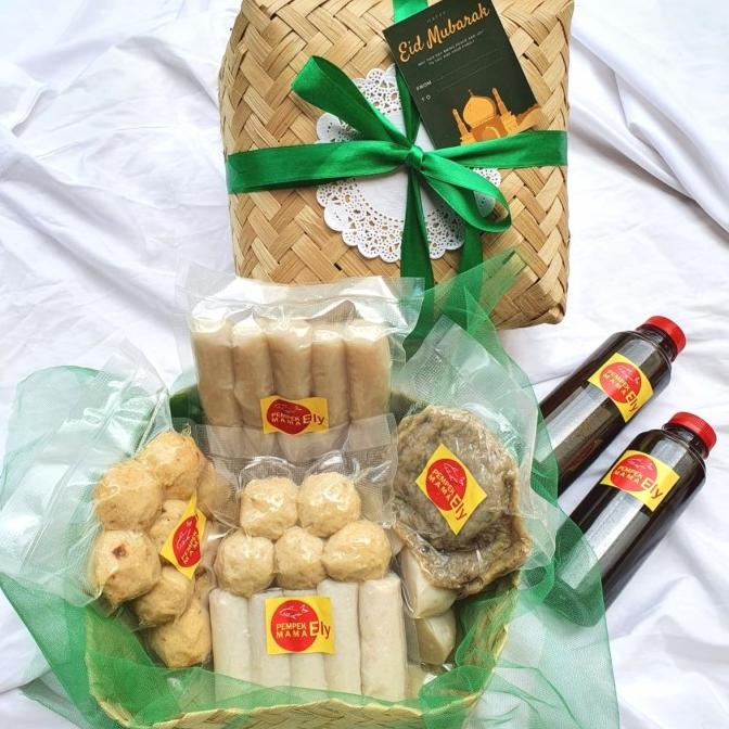 

Parcel Hampers Lebaran Idul Fitri set besek paket gift makanan pempek