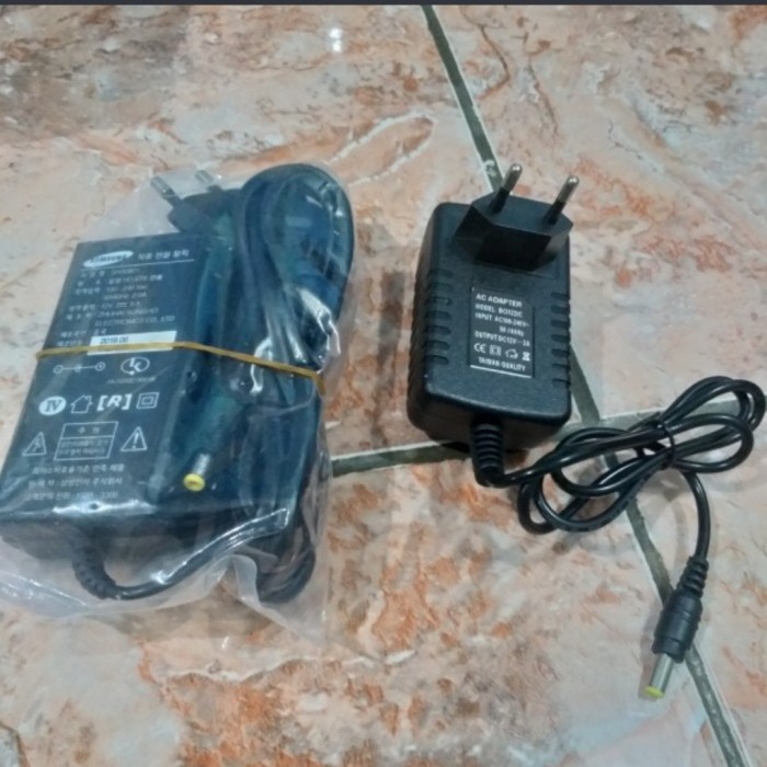 adaptor input AC 100-240v-50-60Hz output DC 12v 3a