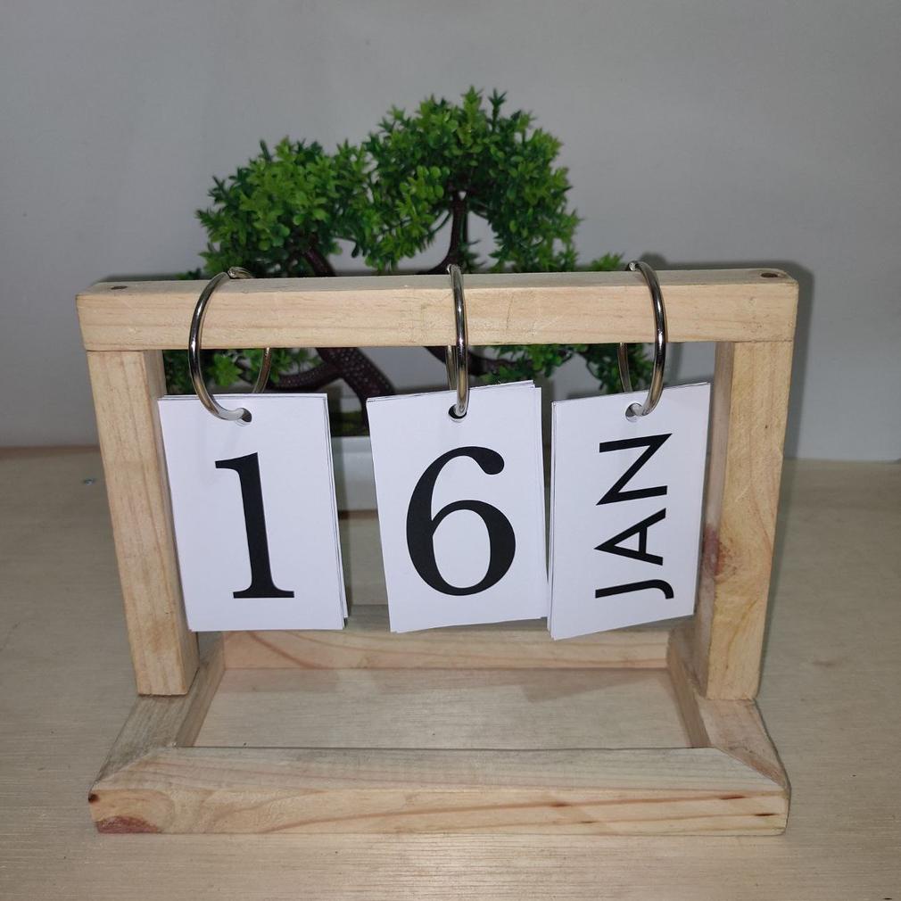 

Murah Kalender Meja Kayu Abadi Estetik | Kalender Duduk Kayu Ring Angs65