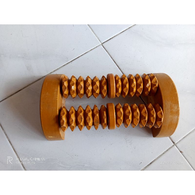 ' alat terapi kaki dari kayu/sandal kesehatan