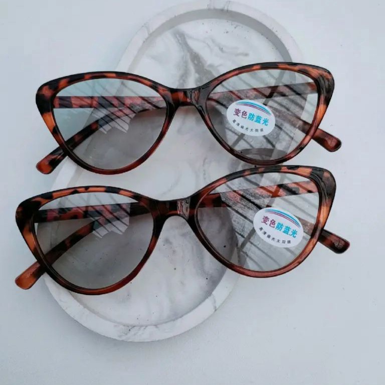 PKQQ2945  ZAYKA== Kacamata Photocromic Cat Eye Antiradiasi Warna Hitam Dan Leopard