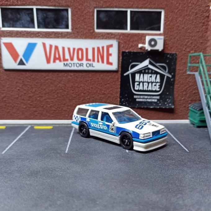 Hot Wheels Volvo 850 Estate Factory Unrivet (LO017)