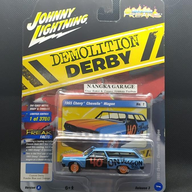 Johnny Lightning 1965 Chevy Chevelle Wagon Demolition Derby Street