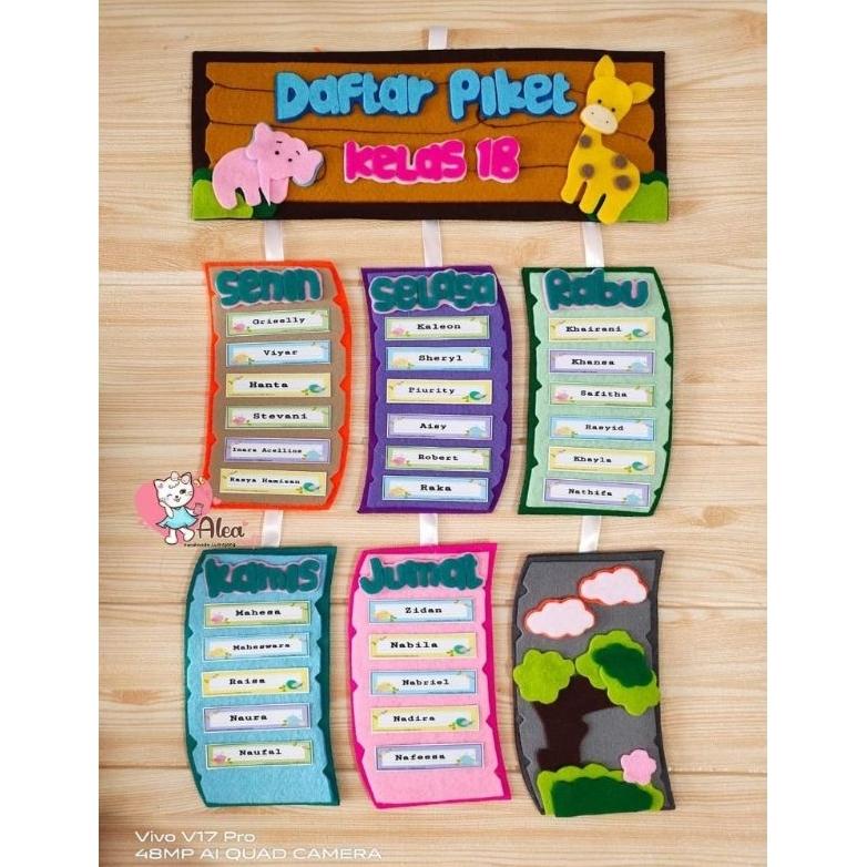 Hiasan dinding piket kelas