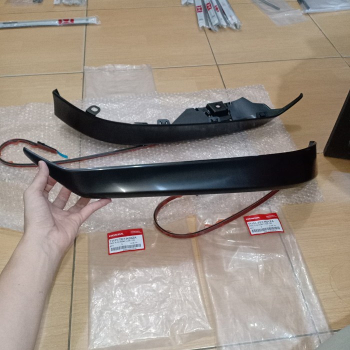 Protector Bumper / Garnish Bumper Mobilio 2017-2020+ Genuine best deal